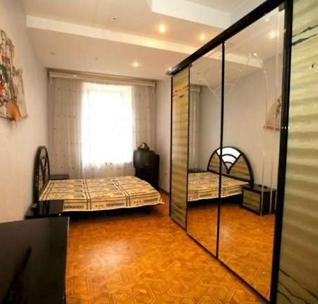 Flat in the city center Appartement Odessa Buitenkant foto